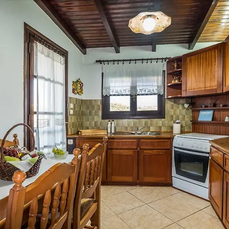 Diktamo House Apartment Agia Marina (Crete)