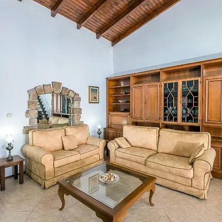 Diktamo House Apartment Agia Marina (Crete)